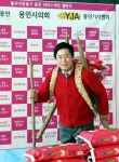 정찬민 용인시장, 쌀 40㎏ 번쩍...라이스지게 챌린지 동참