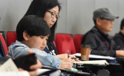 [2016학년도 대입 설명회 화보] 메모·질문 필수...필승전략 열기 후끈