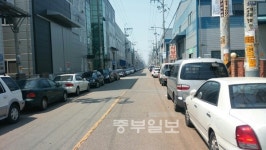 경기도내 산업단지 주차장 부족...불법주정차 도로 점령
