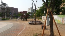 광명시, 어린이공원 내 관목 물주머니 설치