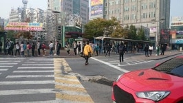 좁아터진 주안역 버스환승장...차도서 승차대기 아찔