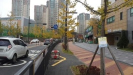 화성 동탄2신도시 자전거도로, 폭 1m 안팍...전신주에 소화전까지