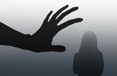 40대 당구장 사장, 20대 女아르바이트생 상습 성폭행에 감금까지 조카 신고로…
