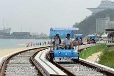의왕시 왕송호수 레일바이크, 친환경 침목으로 전량 교체한다