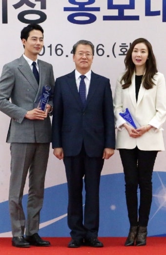 국세청 홍보대사에 배우 최지우·조인성 위촉