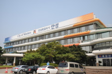 재래시장 속으로 들어가는 안성시청...붙박이 민원실 오픈
