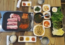 [수원 맛집] 두툼한 삼겹살과 싱싱한 쌈채소 환상 궁합...수원 영통동 제주돼야지 돈 불리