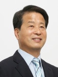제7대 과천시의회 후반기 의장에 이홍천 의원 선출