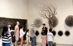 최태훈 조각가, 스토리가 있는 조각…작업실은 세트장 방불