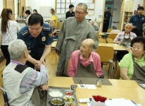 의정부경찰, 현장소통 치안활동… 송산복지센터서 노인고충 청취