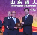 (주)을지전기 백남홍 회장, 중국 산동성에서 열린 67주년 국경일 기념행사에서 ‘산동성인민우호사절’에 선정