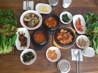 광명 옛뜰 쌈밥정식, 엄마 손맛 담은 우렁쌈밥