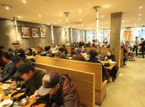 천지연 오산점, 저소득 독거어르신 위한 설맞이 인정나눔캠페인 펼쳐