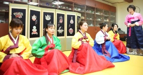 규방다례보존회, 다문화 가정과 함께하는 ‘한국의 차 문화’ 프로그램 운영