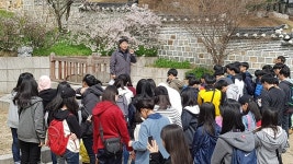 수원대학교 박물관-경기사랑청소년봉사단, 화성행궁 답사·문화재 보호 봉사활동 실시