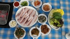 [맛집] 이천시 희망의 숲 가든, 흑돼지구이·닭백숙·전복 육해공 한상에