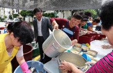 인천동구 화수2동 미륭아파트 부녀회, 복날맞이 국수나눔 행사 개최