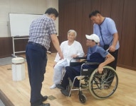 인천강화군장애인복지관, 저소득 장애인 가정 무료 가족사진 촬영