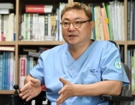 서동원 서수원재활요양병원 이사장 몸 불편해도… 의료봉사하러 어디든 갈겁니다