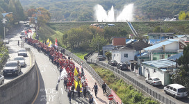이천 최대축제 길막은 집회행렬 눈살… 진로노조 300명 가두시위