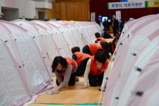 포항 지진피해민돕기 무료급식 자원봉사, 하나님의 교회 이재민들에게 따뜻한 위로