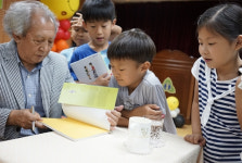 수원문학 윤수천 동화작가, 할아버지와 보청기 단편, 초등 4학년 교과서 수록