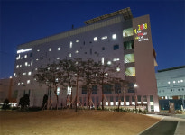 안산시 단원구 청사에 행복공감 글판 로고젝터 설치