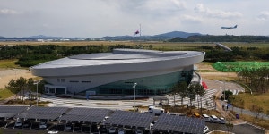 인천공항, 스카이돔 실내체육관 준공