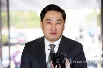 '도도맘 소송취하서 위조' 강용석 변호사 징역 1년 선고… 형 확정되면 변호사 등록 취소