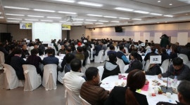 이천시민들 학교운동장 주차공간 활용 눈길