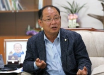 [인터뷰] 이종근 수원시의원 "의회 행사성 경비 등 줄여 재정건전성 유지"
