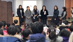 안양 민백초교, 전교생 대상 빛그림 공연…연극보듯 책읽기 흥미