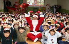 박승원 광명시장, 철산누리 어린이집 산타 행사 진행