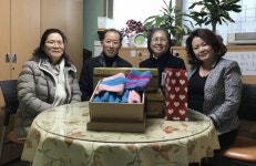 인천 연수구 옥련1동 주민자치센터, 손뜨개 모자 전달