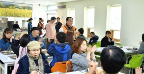 정동균 양평군수, 릴레이자원봉사 첫 주자로 나서