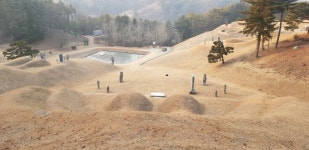 [정경연의 풍수기행] 용인 해주오씨 추탄 오윤겸 묘, 후손들 발목 이유는 외가명당 영향인듯