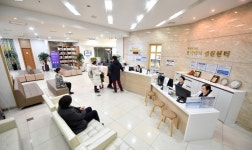 박희붕 외과 걸어온 길 15년, 직원 3명으로 출발해 유방·갑상선 전문병원으로 자리