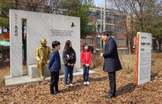 화성매송초 학생들 선배님 따라 나라사랑 실천할래요