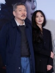 홍상수♥김민희, 영화 강변호텔 시사회 앞두고 일본行…국내 언론만 피하는 이유는?