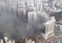 용인 성복역 롯데몰 신축공사장 화재 잔불 정리중...놀란 시민들 119 신고 60여건 쏟아내