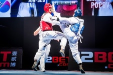 배준서, 태권도 성인대표 첫출전 세계선수권 화려한 금빛발차기