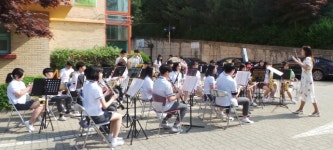 안산 석수중학교, 교내 윈드우케스트라 등굣길 연주회 공연