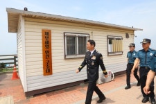 배용주 경기남부지방경찰청장, 제부도 피서현장에서 빨간원 캠페인 진행