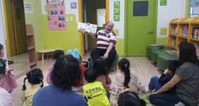 안성시립진사도서관, 원어민 Jerry 선생님이 읽어주는 영어그림책 프로그램 진행