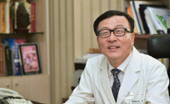 [Story] 이웃들의 아픈 몸과 마음까지 치유하는 동네 슈바이처 윤왕수 인천 경희나라한의원 원장