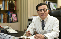 [Story] 이웃들의 아픈 몸과 마음까지 치유하는 동네 슈바이처 윤왕수 인천 경희나라한의원 원장