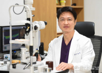 [인터뷰] 신일호 수원 삼성안과 병원장 저개발국 의료봉사… 이젠 현지 의사까지 교육