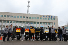 군포경찰서, 이륜자동차 형광반사지 부착 교통안전 캠페인