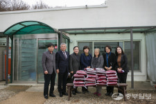 화성시의회, 무료급식소·복지시설 방문해 위문품 전달