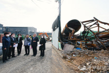 화성시의회 경제환경위원회, 향남 폐기물처리업체 화재 현장 점검